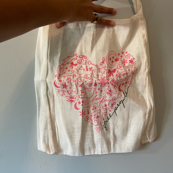 Free People White and Pink Graphic Linen Tote Bag - Picture 3 of 4